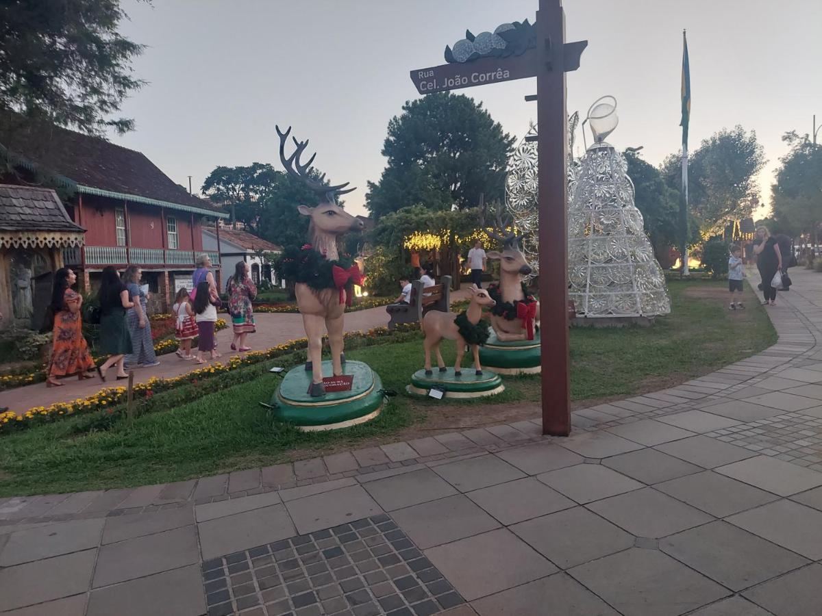 Roloff Praca Das Rosas 格拉玛多 外观 照片