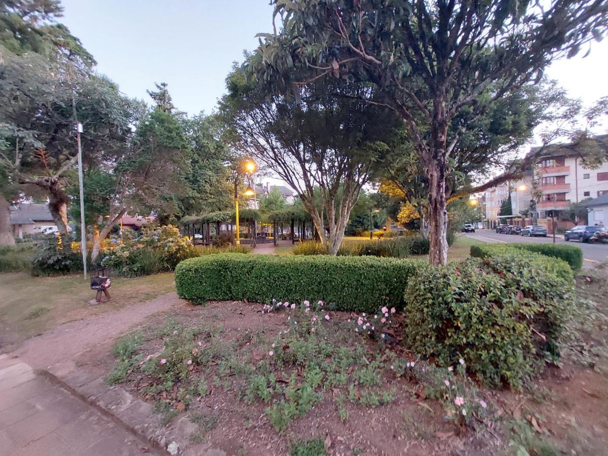 Roloff Praca Das Rosas 格拉玛多 外观 照片
